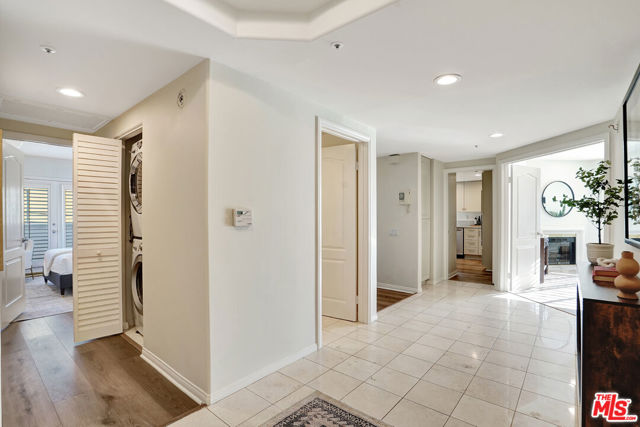 11690 Montana Avenue, Los Angeles CA: https://media.crmls.org/mediaz/4cedb779-ead2-4bf8-ac08-74fb6ce1ea00.jpg