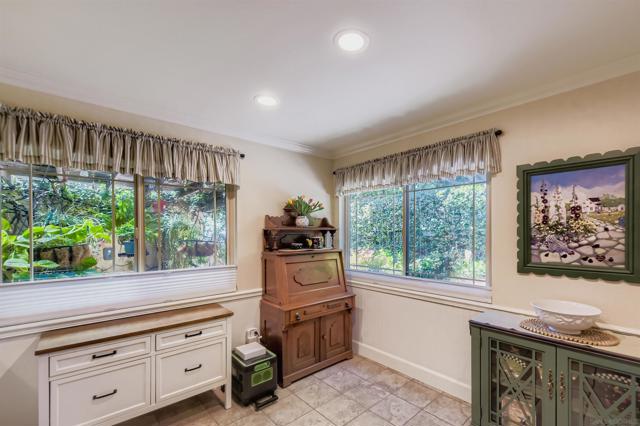 5150 Abuela Dr, San Diego CA: https://media.crmls.org/mediaz/4ceeaac5-3723-4860-a4b5-d588220b0e68.jpg
