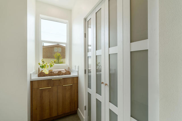 361 W Sunview Avenue, Palm Springs CA: https://media.crmls.org/mediaz/4cef0415-3101-4aaa-a565-dafeaa7ee7be.jpg