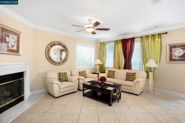 1426 Santa Teresa Dr, Pittsburg CA: https://media.crmls.org/mediaz/4ceff15c-7d5f-44b9-86f2-c4c88d538d02.jpg