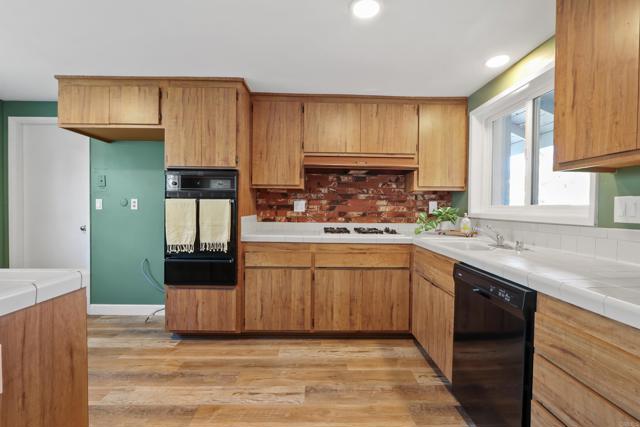 Detail Gallery Image 14 of 35 For 24842 Calle El Toro Grande, Lake Forest,  CA 92630 - 4 Beds | 2 Baths