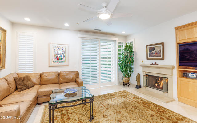 20769 Lugano Way, Porter Ranch CA: https://media.crmls.org/mediaz/4cf07349-91a0-4fe3-a256-68d9cca09bef.jpg