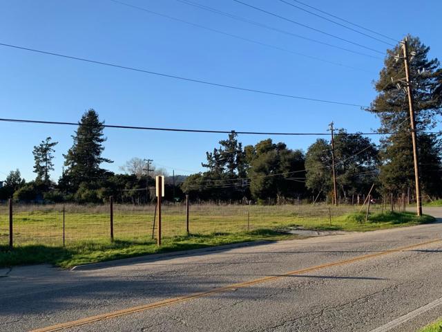 871 Green Valley Road, Watsonville CA: https://media.crmls.org/mediaz/4cf0c909-f03d-4ccc-b551-2c374f37c00f.jpg