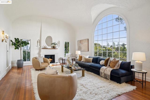 1143 Keith Ave, Berkeley CA: https://media.crmls.org/mediaz/4cf13afe-ae68-4f6d-8e9f-5c1b59ddb841.jpg