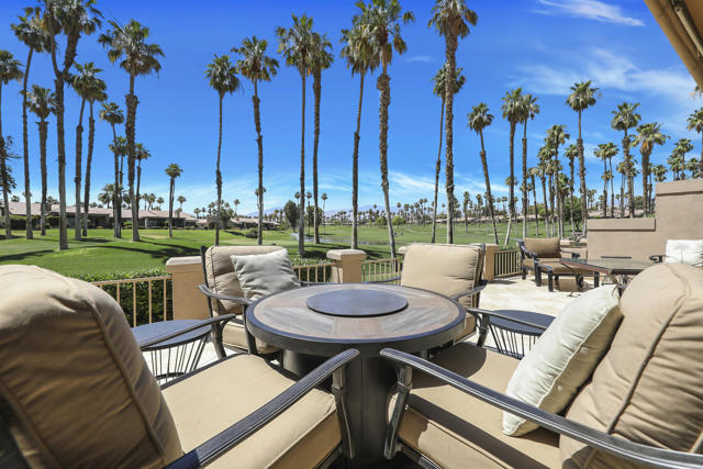 76099 Impatiens Circle, Palm Desert CA: https://media.crmls.org/mediaz/4cf1b53b-189f-4a19-af36-8d7a01cb28ae.jpg