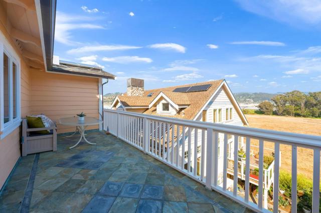 1207 Danmann Avenue, Pacifica CA: https://media.crmls.org/mediaz/4cf24a3f-e770-4a17-9de5-bf3b7df1c40c.jpg