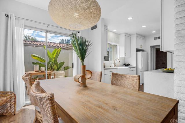 Detail Gallery Image 5 of 24 For 7021 Estrella De Mar Rd, Carlsbad,  CA 92009 - 2 Beds | 2 Baths