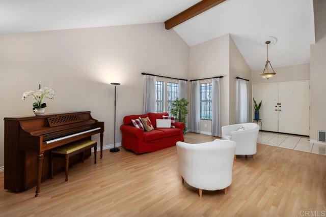 Detail Gallery Image 7 of 29 For 7826 Hemphill Dr, San Diego,  CA 92126 - 5 Beds | 2/1 Baths