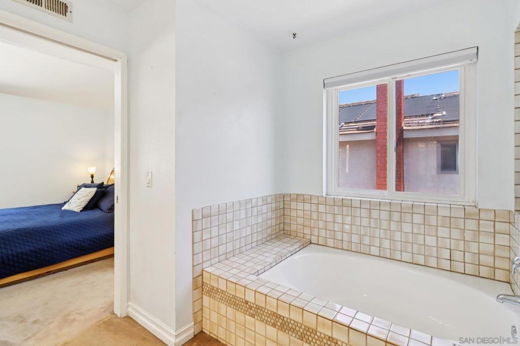 MLS #250035843SD img 31