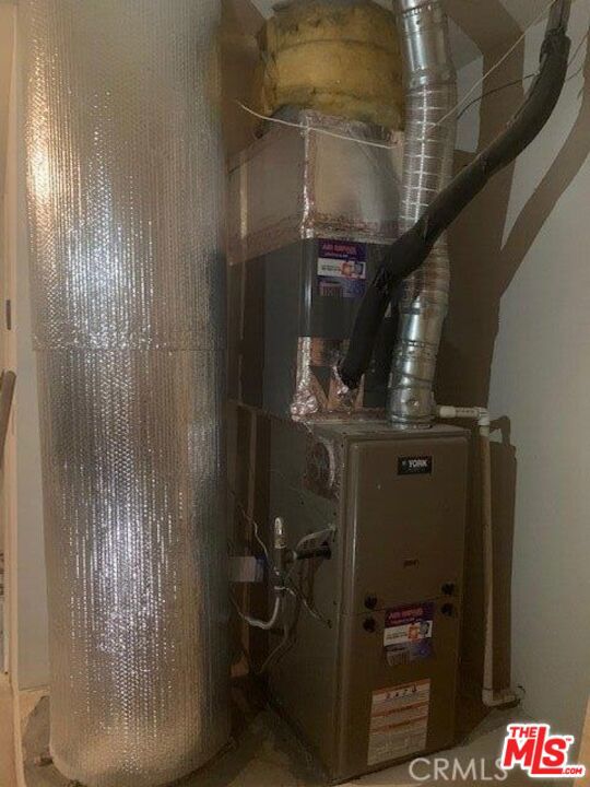 14055 Montecito Drive, Victorville CA: https://media.crmls.org/mediaz/4cf46e17-aeff-427d-8ae4-617a204d7493.jpg