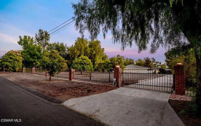 356 Laguna Terrace, Simi Valley CA: https://media.crmls.org/mediaz/4cf4f8e0-4e80-4bf2-8850-fd70eab765f2.jpg