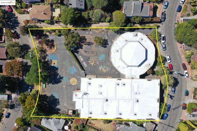 1130 Oxford, Berkeley CA: https://media.crmls.org/mediaz/4cf52e28-b360-426f-9b58-fd97a9f51ee9.jpg