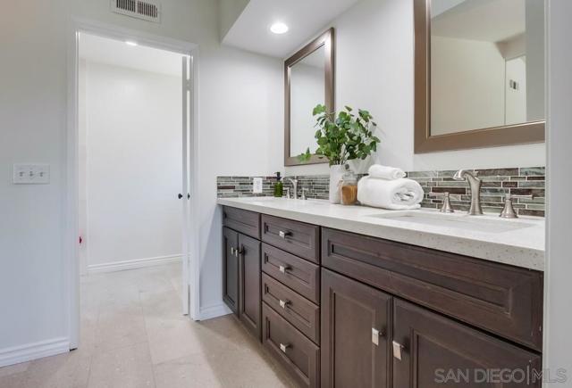 12709 Treeridge Ter, Poway CA: https://media.crmls.org/mediaz/4cf539a5-c047-4b5b-91c5-5a33027341f4.jpg