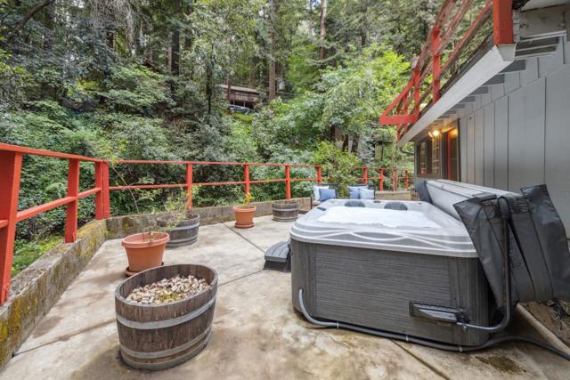 495 Primavera Road, Boulder Creek CA: https://media.crmls.org/mediaz/4cf590b8-5e75-4c55-8315-c675a154124b.jpg