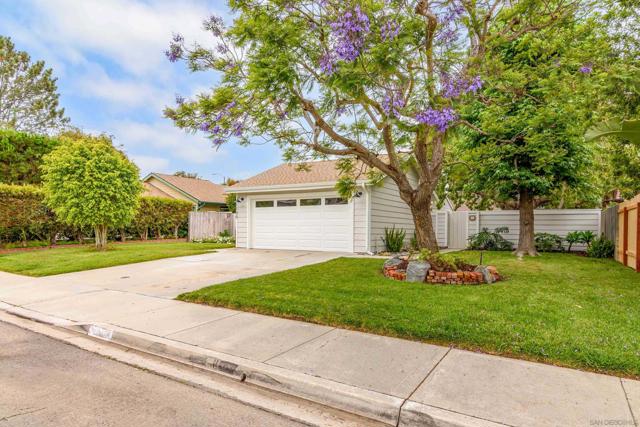 1130 Lake Ridge Dr, San Marcos CA: https://media.crmls.org/mediaz/4cf5d880-67fc-47d9-8ec9-55e78e4b4fc0.jpg
