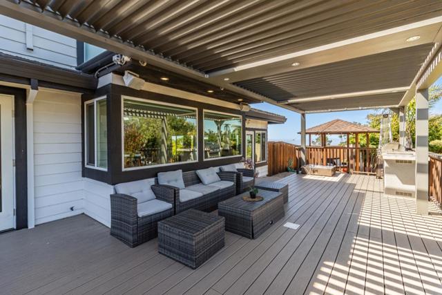 11550 Skyline Boulevard, Oakland CA: https://media.crmls.org/mediaz/4cf5e10d-0c92-4382-a525-9ceafbe473e1.jpg