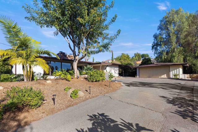 Detail Gallery Image 3 of 61 For 1520 via Rancho Pkwy, Escondido,  CA 92029 - 3 Beds | 3 Baths