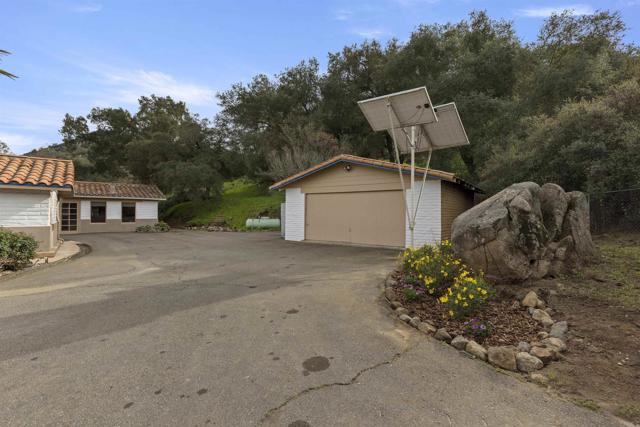 Detail Gallery Image 4 of 30 For 14215 Woods Valley Rd, Valley Center,  CA 92082 - 3 Beds | 1/1 Baths