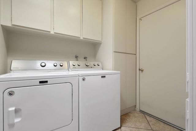 89 La Ronda Drive, Rancho Mirage CA: https://media.crmls.org/mediaz/4cf670ff-c05c-4cff-a642-0e4f399e4ed4.jpg