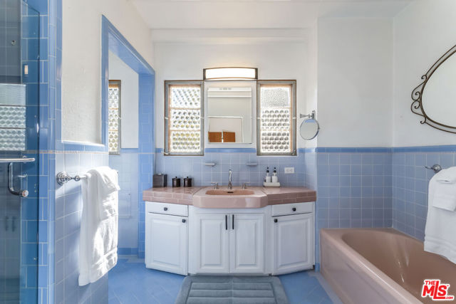 7825 Hillside Avenue, Los Angeles CA: https://media.crmls.org/mediaz/4cf6eebc-183d-4423-9134-358575b7b7bd.jpg