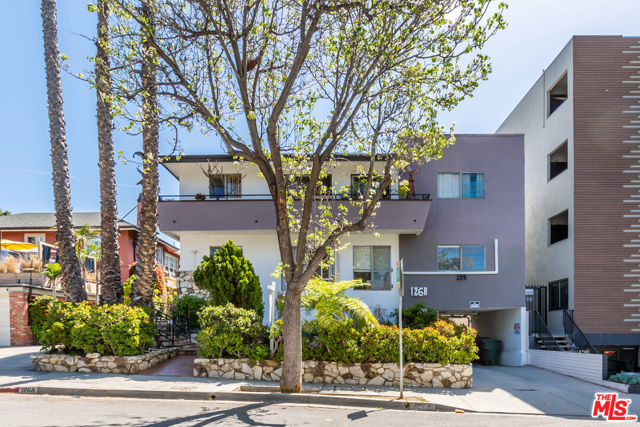 1268 N SWEETZER Avenue, West Hollywood CA: https://media.crmls.org/mediaz/4cf701ab-2bb0-4623-8965-fc000d4974fd.jpg