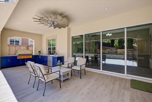 2092 Drysdale St, Danville CA: https://media.crmls.org/mediaz/4cf7ac21-9dd2-42b9-9b09-2403ba3faff6.jpg