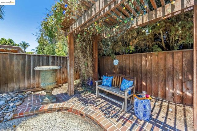 4943 Rice DR, San Jose CA: https://media.crmls.org/mediaz/4cf7b462-a01b-47ae-90db-499750856047.jpg