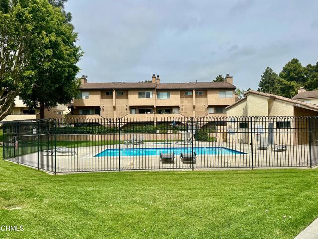 691 County Square Drive, Ventura CA: https://media.crmls.org/mediaz/4cf8c8c0-d7d3-448c-8fc2-6915cdc6afa1.jpg
