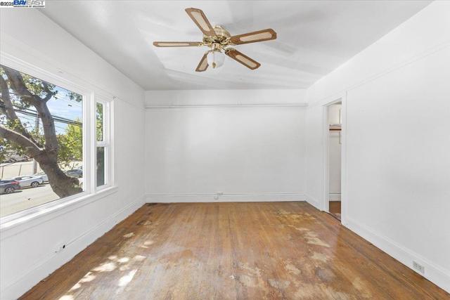 2255 Lincoln Ave., Alameda CA: https://media.crmls.org/mediaz/4cf8e39c-b729-4f96-b4e9-5f592979ddbf.jpg