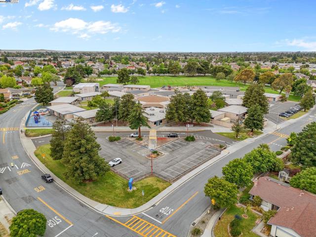 4403 Burke Way, Fremont CA: https://media.crmls.org/mediaz/4cf955d2-0c5c-4023-9806-08b9dc67f105.jpg