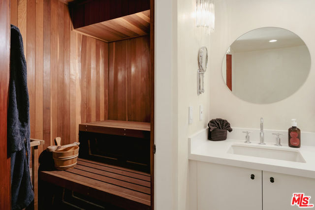 550 N Arquilla Road, Palm Springs CA: https://media.crmls.org/mediaz/4cf9e34e-0a6f-481d-9da6-647c5494d885.jpg