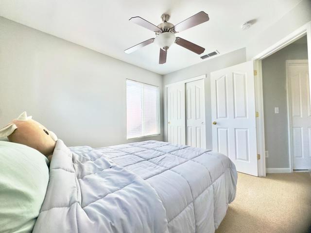 9562 E Park Drive, Elk Grove CA: https://media.crmls.org/mediaz/4cfa1d46-f1b5-4924-b5bb-d575e6e9bd77.jpg