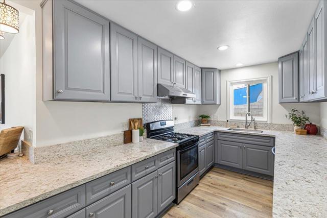 Detail Gallery Image 10 of 29 For 5051 Pelusa St, San Diego,  CA 92113 - 4 Beds | 3 Baths
