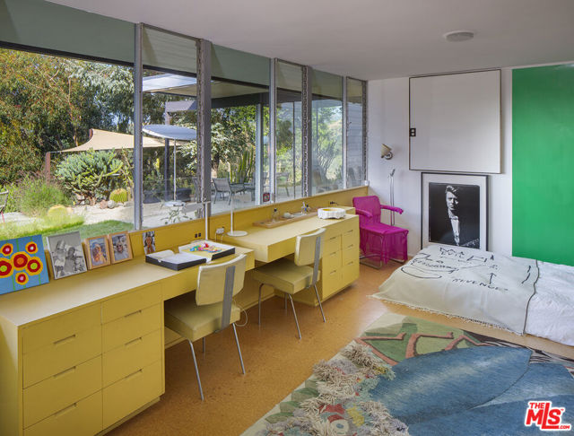 1531 N Tigertail Road, Los Angeles CA: https://media.crmls.org/mediaz/4cfa9c97-96c1-477d-84df-e401585e3551.jpg
