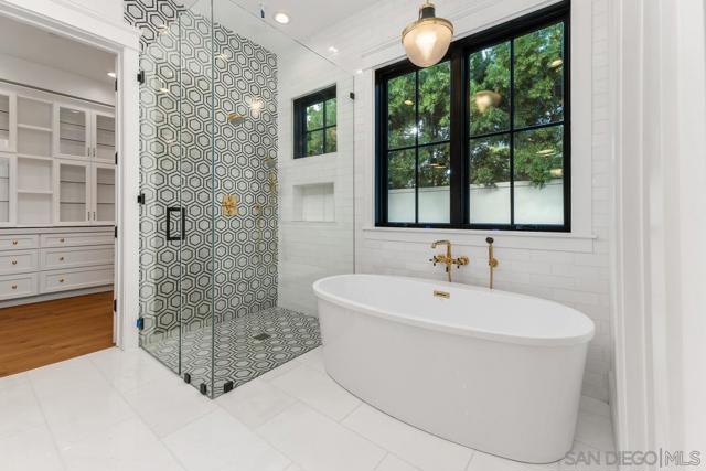 804 Hygeia, Encinitas CA: https://media.crmls.org/mediaz/4cfaa864-8643-495c-a6f7-4634e20ba244.jpg