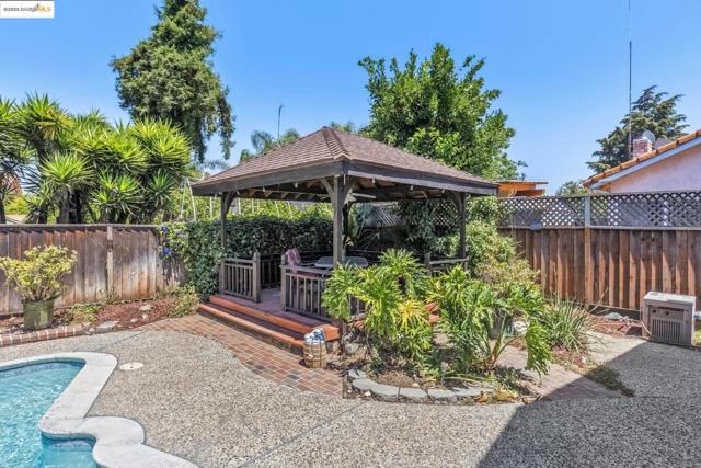 4943 Rice DR, San Jose CA: https://media.crmls.org/mediaz/4cfac6df-a176-4aad-abd0-03db2216b7bb.jpg