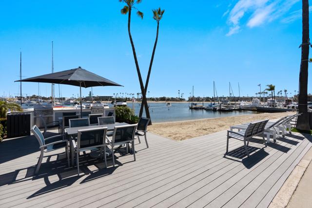 37 El Paseo Street, Newport Beach CA: https://media.crmls.org/mediaz/4cfae567-1265-4853-a855-2a013747844c.jpg