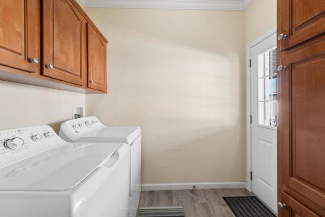 1050 Borregas Avenue, Sunnyvale CA: https://media.crmls.org/mediaz/4cfb3bdc-63a7-4890-89a3-c27f3cce27be.jpg