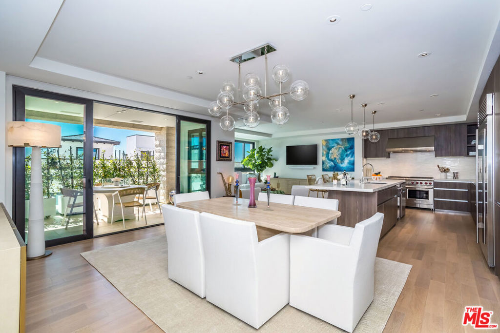 17328 Tramonto Drive 201, Pacific Palisades, CA 90272