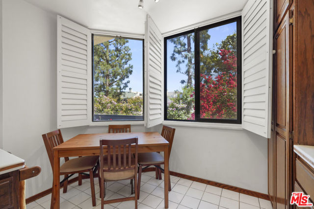 2102 Century Park Lane, Los Angeles CA: https://media.crmls.org/mediaz/4cfbbf69-a1fd-46c1-bb05-6638afd09c9e.jpg