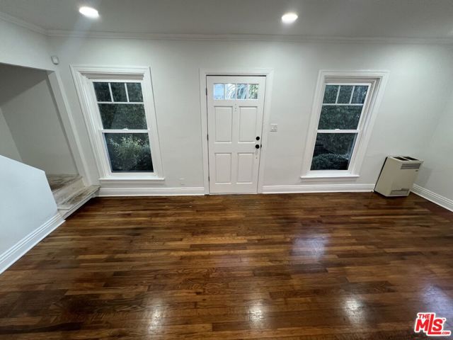 421 Grand Boulevard, Venice CA: https://media.crmls.org/mediaz/4cfc04ab-2c77-4348-ab2c-9def09efd5c8.jpg