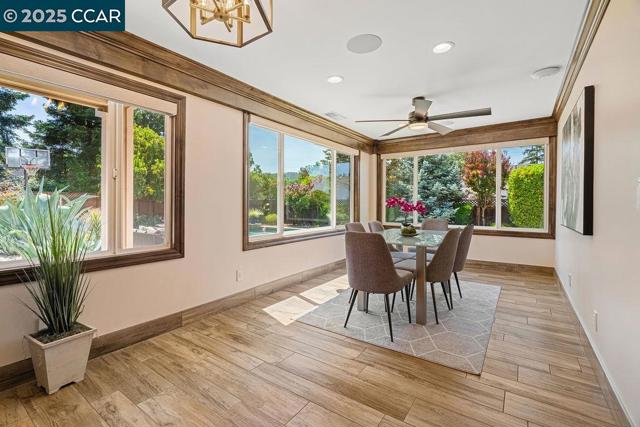 221 El Sobrante Dr, Danville CA: https://media.crmls.org/mediaz/4cfda1f4-fa94-4a4e-afce-d9951ce03872.jpg