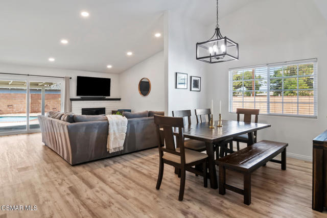 1791 Hewitt Place, Simi Valley CA: https://media.crmls.org/mediaz/4cfe9030-7f3c-4ae2-b678-0bcaf3d87676.jpg