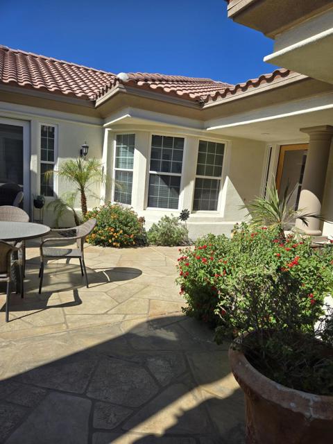 15 Via Verde, Rancho Mirage CA: https://media.crmls.org/mediaz/4cfee817-589a-4aaa-938d-7e4f679cefa7.jpg