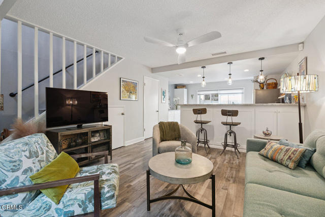 Detail Gallery Image 8 of 42 For 5205 W Wooley Rd #2,  Oxnard,  CA 93035 - 2 Beds | 1/1 Baths