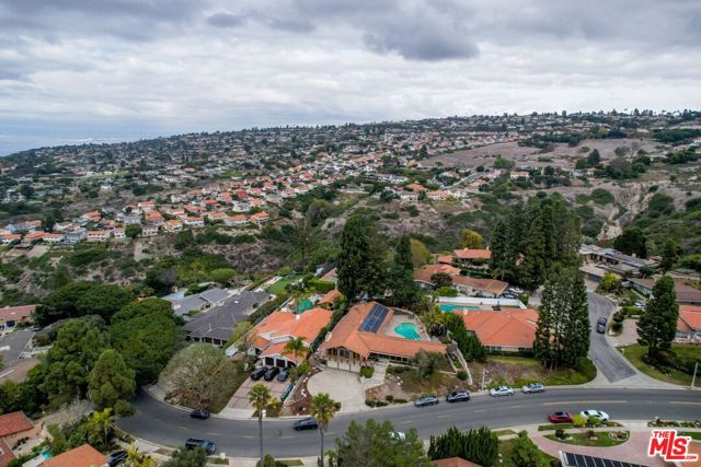 6847 Crest Road, Rancho Palos Verdes, California 90275, 4 Bedrooms Bedrooms, ,3 BathroomsBathrooms,Residential,Sold,Crest,25498791