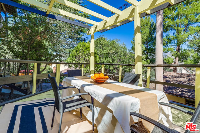 7951 Glenties Lane, Sunland CA: https://media.crmls.org/mediaz/4d01058e-7bbf-4a32-b986-1ec89b35b85c.jpg