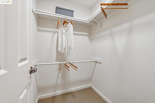 630 Canyon Oaks Dr, Oakland CA: https://media.crmls.org/mediaz/4d01ba44-c9db-4f36-85b2-c9b764e6ae1f.jpg