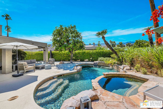 20 Kevin Lee Lane, Rancho Mirage CA: https://media.crmls.org/mediaz/4d023faa-f2bf-4d08-937a-68498a708b75.jpg