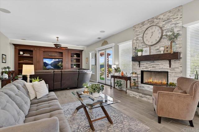 Detail Gallery Image 19 of 74 For 877 Hidden View Ln, Escondido,  CA 92027 - 4 Beds | 2/1 Baths